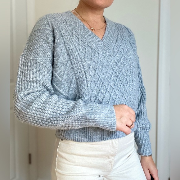 Cable Knit V-neck Pullover - Picture 5 of 9